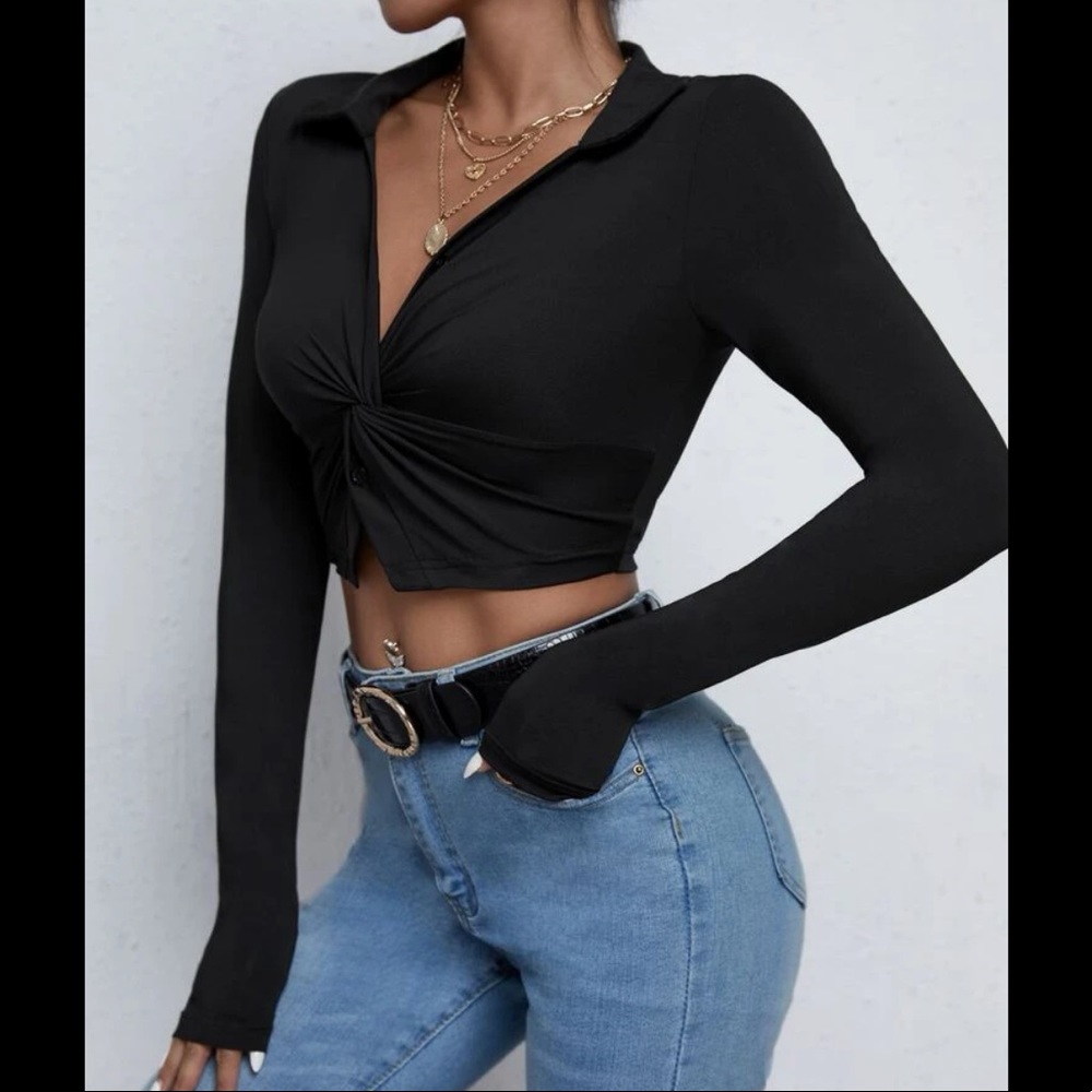NWT black twist button front  long sleeves crop top- S
